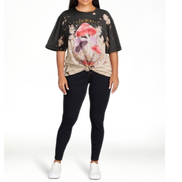 Juniors Oversized Graphic Tee/ Summer Tops for Women Causal Oversized Crew Tee - Picture 2 of 5